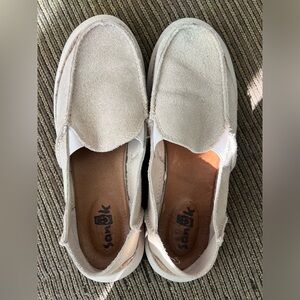 Sanuk suede loafer Size 9